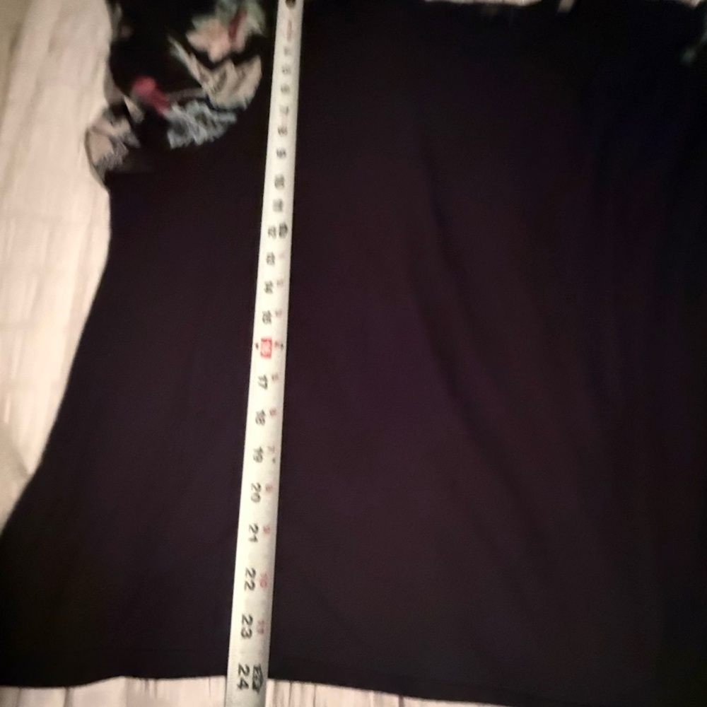 Bundle/ Plus size Set of two NWT Size 3X blouses Black Tahari & Blue Naïf Paisly - Picture 12 of 16